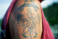 tatouage.jpg (41029 octets)